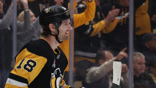 Pens sign F Tommy Novak to 3-year, $13.95M extension (NHL). Photo by Charles LeClaire-Imagn Images