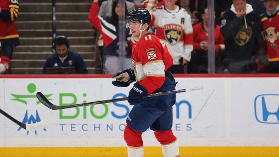 Kraken acquire F Mackie Samoskevich from Panthers for 2 draft picks (NHL)
