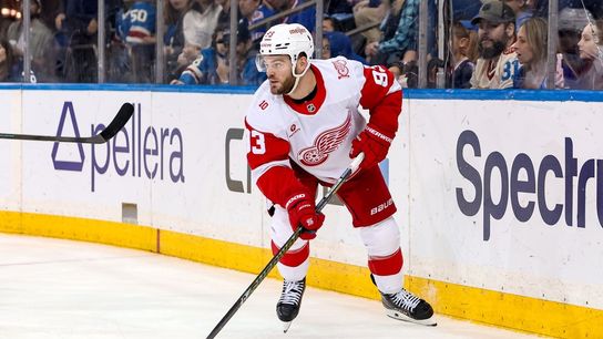 Red Wings, after tumultuous offseason, start campaign vs. Rangers (NHL)