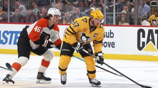 Flyers, Penguins meet in playoff rematch to open season (NHL). Photo by Charles LeClaire