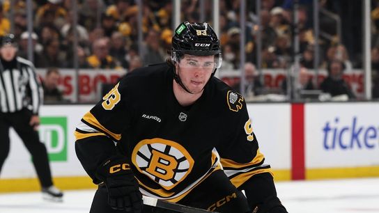 Bruins F Fraser Minten signs 7-year, $50.4M extension (NHL)