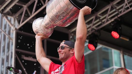 Canes' raucous Cup parade draws estimated 150,000 fans (NHL)