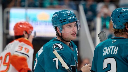 Led by Macklin Celebrini, youthful Sharks battle Cup-contending Panthers (NHL). Photo by Robert Edwards