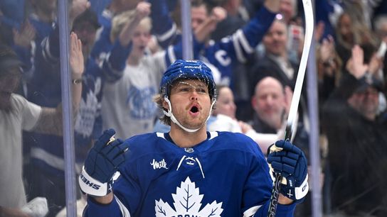 Maple Leafs try to salvage homestand split, take on Predators (NHL). Photo by Dan Hamilton