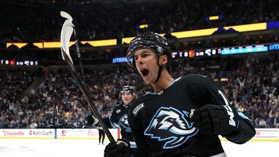 Dylan Guenther scores twice as Mammoth hammer Blackhawks (NHL). Photo by Rob Gray