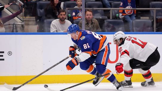 Islanders rout Devils in home-opener shutout (NHL)