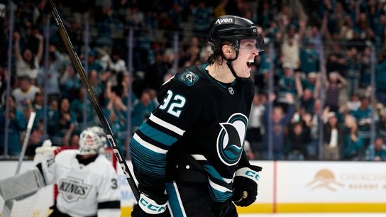 Sharks, Stars reversing usual early-season paths (NHL)