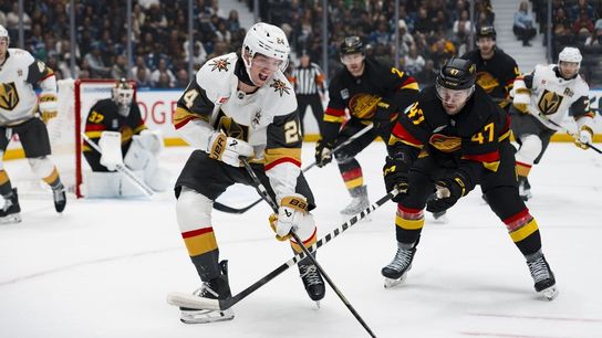 Golden Knights continue dominance of Canucks with 3-goal second period (NHL)