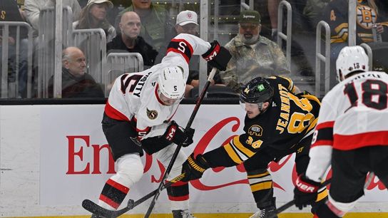 Tim Stutzle flurry powers Senators past Bruins (NHL). Photo by Eric Canha