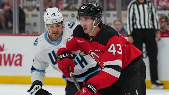 Nick Schmaltz's go-ahead goal pushes Mammoth past Devils (NHL). Photo by Ed Mulholland