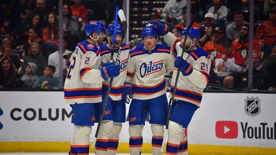 Oilers erase early deficit with 5-goal second period, down Ducks (NHL)