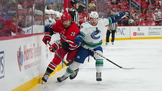 Paul Cotter thriving as Canucks visit Devils, his former team (NHL). Photo by James Guillory
