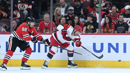Big second period propels Hurricanes past Blackhawks (NHL)