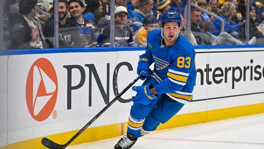 Pius Suter, Mason McTavish help Blues wallop Senators 7-2 (NHL). Photo by Jeff Curry