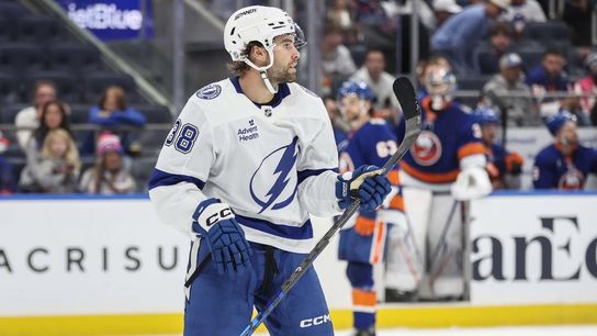 Brandon Hagel (hat trick), Lightning down Islanders for 4th straight win (NHL). Photo by Wendell Cruz