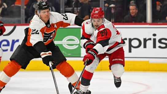 Hurricanes cruise past winless Flyers (NHL). Photo by Eric Hartline