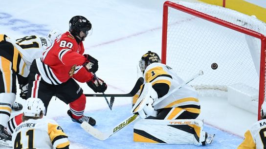 Blackhawks knock off Penguins in Connor Bedard’s season debut (NHL). Photo by Matt Marton