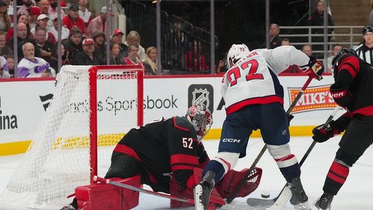 Canadiens look to take advantage of Caps' late-game struggles (NHL). Photo by James Guillory