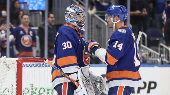 Islanders begin litmus-test road trip at Senators (NHL). Photo by Wendell Cruz