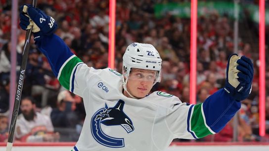 Brady Tkachuk caps 2nd straight hat trick in OT as Panthers top Canucks (NHL). Photo by Sam Navarro