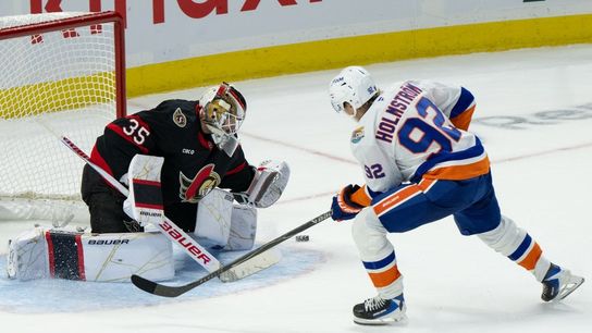 Senators G Linus Ullmark put on IR with lower-body injury (NHL). Photo by Marc DesRosiers
