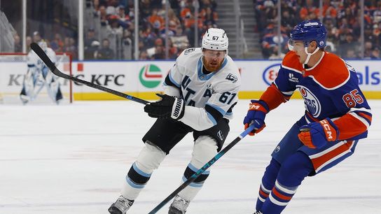 Mammoth nab early lead, road victory to end Oilers' winning streak (NHL). Photo by Perry Nelson