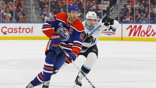 Streaking Maple Leafs, Oilers collide as Mike Babcock faces old team (NHL)