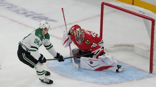 Stars stay hot with road shutout of Blackhawks (NHL). Photo by David Banks