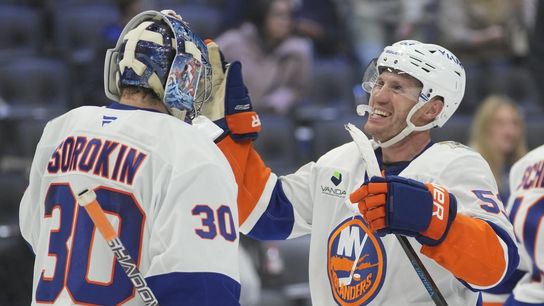 Islanders strive to build momentum vs. skidding Ducks     (NHL). Photo by John E. Sokolowski