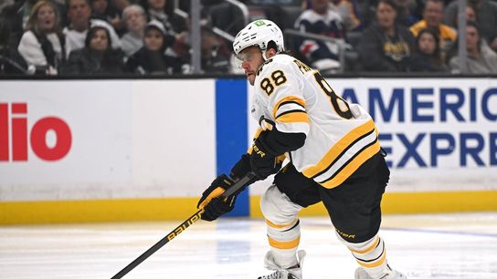 Bruins chase sixth straight win against Stars (NHL). Photo by Griffin Hooper