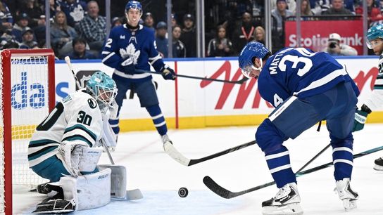 Gavin McKenna nets winning goal as Maple Leafs top Sharks (NHL). Photo by Dan Hamilton