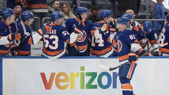 With Mathew Barzal still out, Isles eye 3-game win streak vs. Kings (NHL)