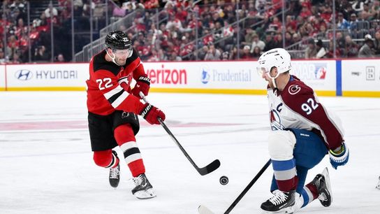 Jake Allen, Devils hold off late surge to continue Avs’ slow start (NHL). Photo by John Jones