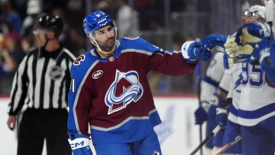 Nathan MacKinnon's 4-point night powers Avs past Lightning (NHL)