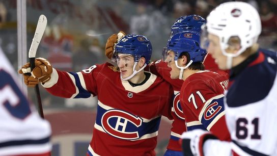 Canadiens earn narrow victory vs. Jets in Tim Hortons NHL Heritage Classic (NHL)
