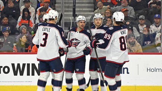 Kent Johnson scores 2nd goal in OT to lift Jackets over Flyers (NHL)