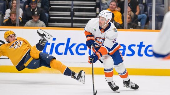Predators rally from 3-goal hole, but Islanders prevail in shootout (NHL)