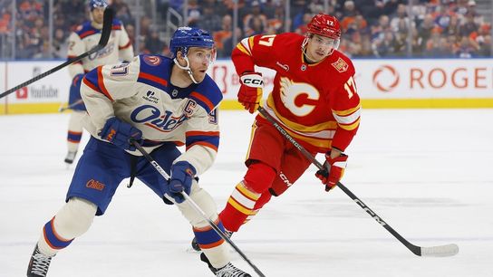 Connor McDavid keeps up torrid pace as Oilers smack Flames (NHL)