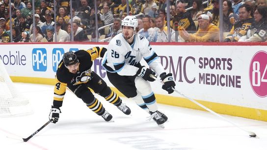 Mammoth pull even in final second, cap comeback vs. Penguins in OT (NHL)