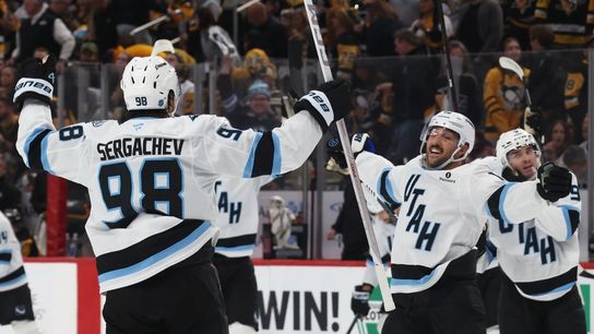NHL roundup: Mammoth stun Penguins in OT after last-second goal (NHL)
