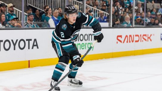 Will Smith, Sharks overtake league-worst Canucks in third period (NHL)